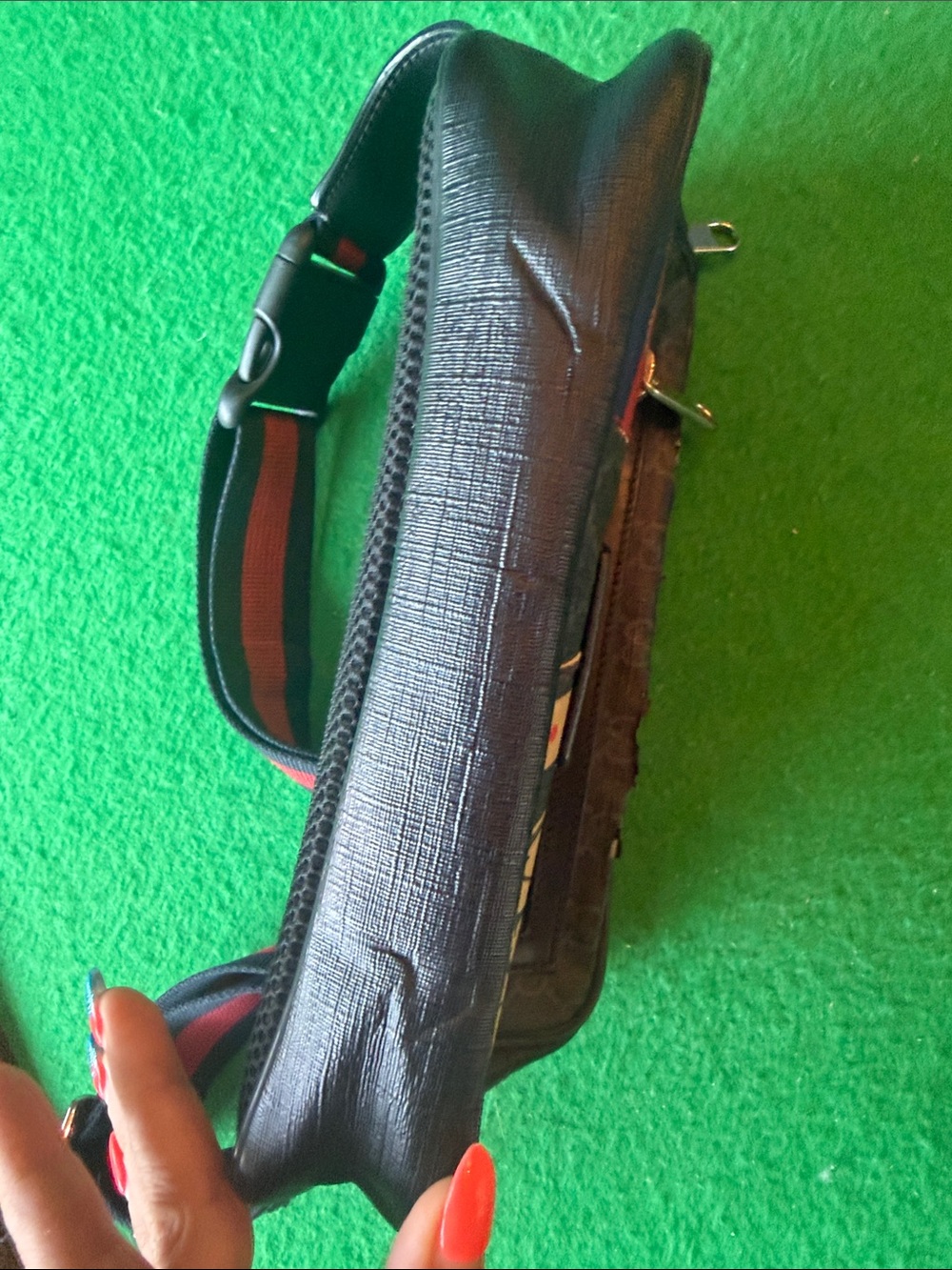 Gucci Unisex Black Leather Belt Bag with Red and Cream Graphic Accents - Picture 10 of 11